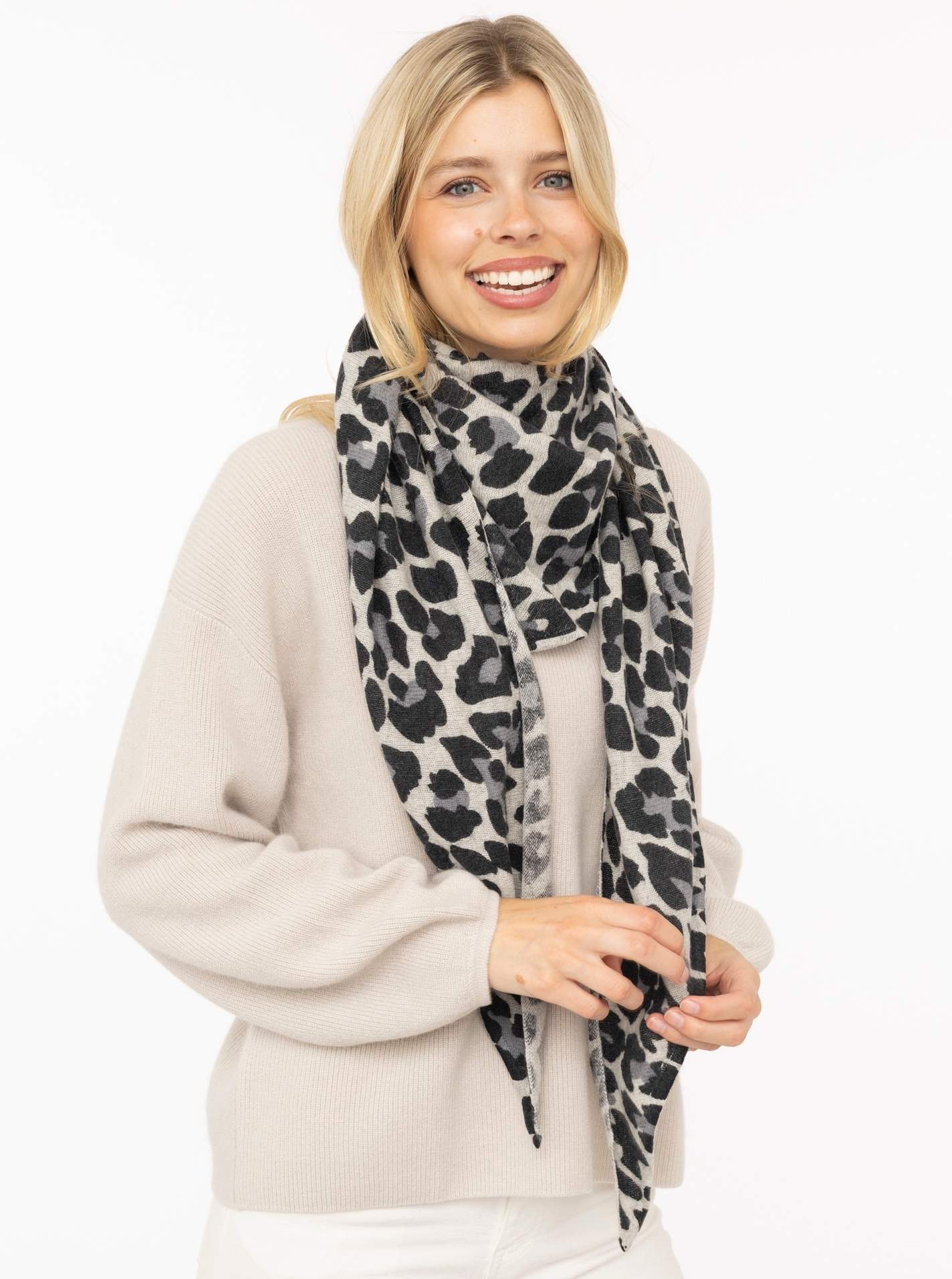 💕 Zwillingsherz Dreieckstuch 100 % Kaschmir "Leo Print" Kaschmir Hellgrau