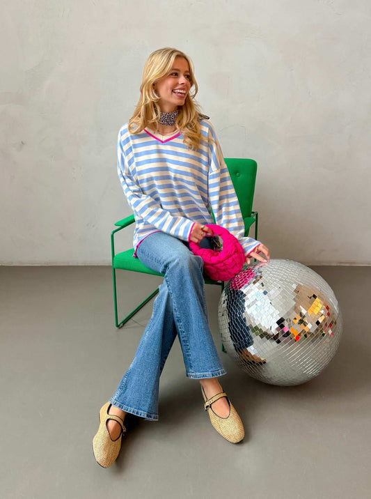 💕 Zwillingsherz Sweatshirt "Neon Streifen" V-Neck Sweater Oversize Hellblau